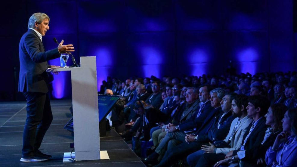 Luis Caputo en el Congreso Nacional Pymes 20250627