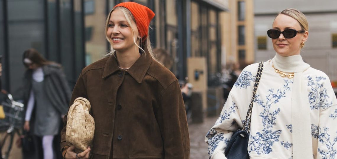 Moda invierno 2025: gorros rusos, botas altas y otras prendas protagonistas