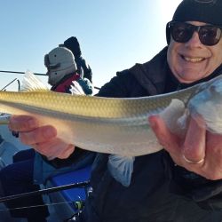 La deriva o garete en el río es indispensable para un buen día de pesca. Y el ancla de capa cumple mejores funciones que un “muerto”.