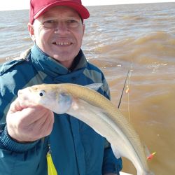 La deriva o garete en el río es indispensable para un buen día de pesca. Y el ancla de capa cumple mejores funciones que un “muerto”.