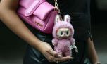 Moda: La loca pasión por los muñecos Labubu