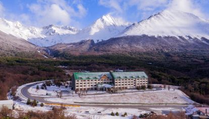 Cabañas frente al Lago Moreno, hoteles al pie del Catedral y resorts con spa y gastronomía patagónica: siete joyas para soñar en invierno.