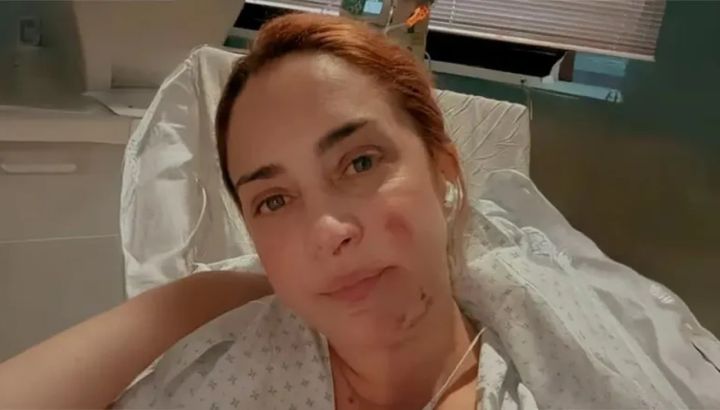 María Julia Oliván publicó una impactante foto desde su internación tras su accidente: "Mis manos es lo más sano que tengo"