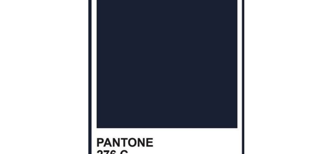 Ni Camel ni gris: este color inesperado desbanca al negro en los looks de invierno 2025 y es el favorito de las editoras de moda francesas 