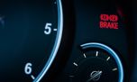 ¿Se vienen luces de freno delanteras para los autos?