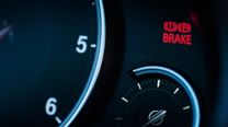¿Se vienen luces de freno delanteras para los autos?