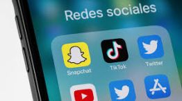 Brasil endurece reglas para el uso de redes sociales.