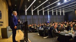 Martín Llaryora en la Bolsa de Comercio de Cba