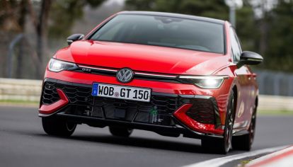 El exclusivo Golf cuenta con 325 CV de potencia y un torque de 42,8 kgm que ofrece numerosos detalles de diseño destacados.