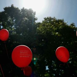 Globos con el lema "Precios justos para una atención médica de calidad" se ven durante una manifestación de profesionales sanitarios, París. Foto de Thomas SAMSON / AFP | Foto:AFP