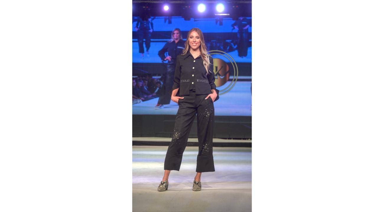 TIVOGLIO brilló en el desfile de SILKEY: diseño de autor y elegancia en la pasarela del Hilton.