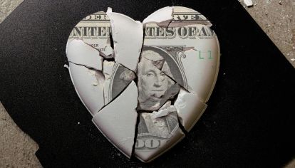 ¿Qué tan equitativos son el dinero y los bienes dentro de las parejas? Habrá que hacerse esta pregunta con perspectiva de género, porque los estereotipos operan silenciosos, arraigados en las viejas estructuras y por lo tanto, en los vínculos.