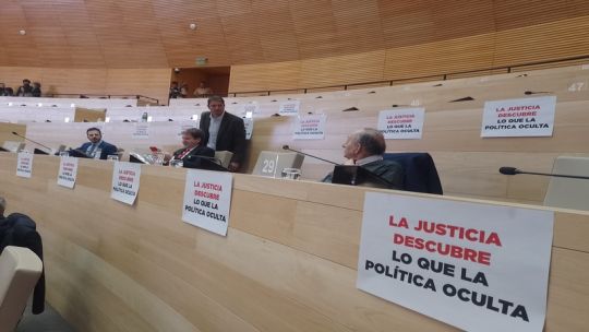 La UCR más JxC con un nuevo cartel contra el gobierno 