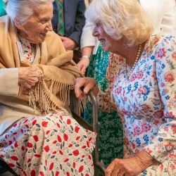 La reina Camila de Gran Bretaña saluda a los invitados durante una recepción del Instituto de Enfermería de la Reina de Escocia. Foto de Jane Barlow / AFP | Foto:AFP