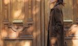 Juliana Awada y el look ideal para la ola polar: abrigo teddy, tonos neutros y elegancia relajada
