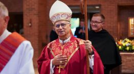 Quién es el obispo acusado de abuso sexual que fue expulsado por el Papa.