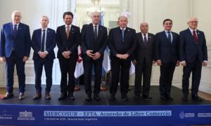 Lula da Silva llega a Argentina para la cumbre del Mercosur y visitará a Cristina Kirchner