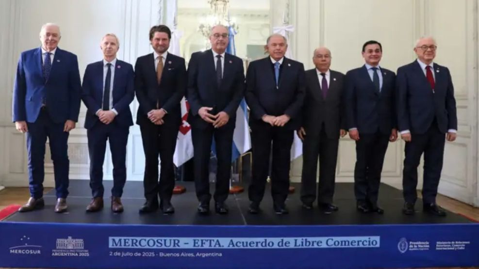 Lula da Silva llega a Argentina para la cumbre del Mercosur y visitará a Cristina Kirchner