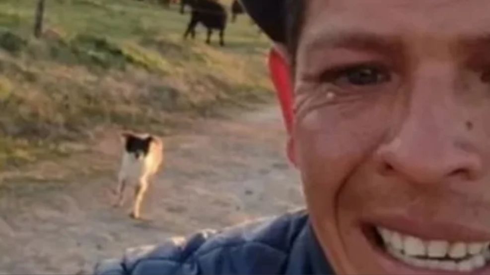 Peón llorando porque fue despedido