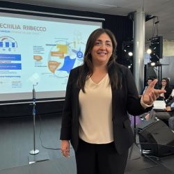 Cecilia Ribecco: la evolución de los negocios comienza con visión estratégica y tecnología centrada en las personas. | Foto:CEDOC
