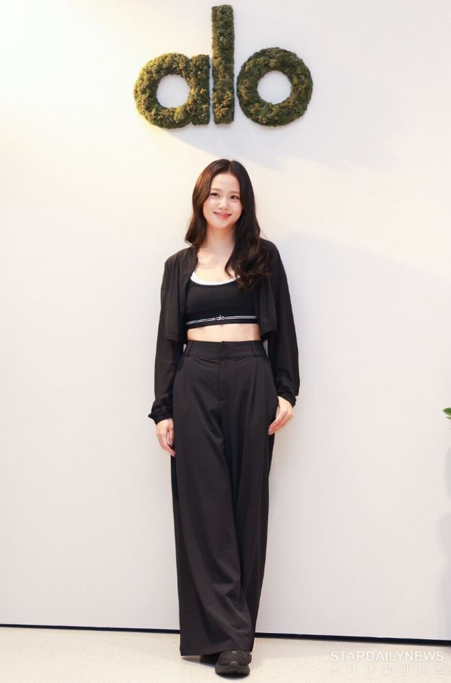 Jisoo x Alo apertura local 2025