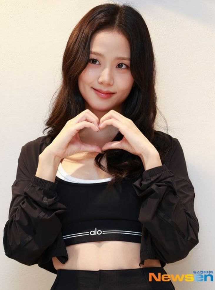 Jisoo x Alo apertura local 2025