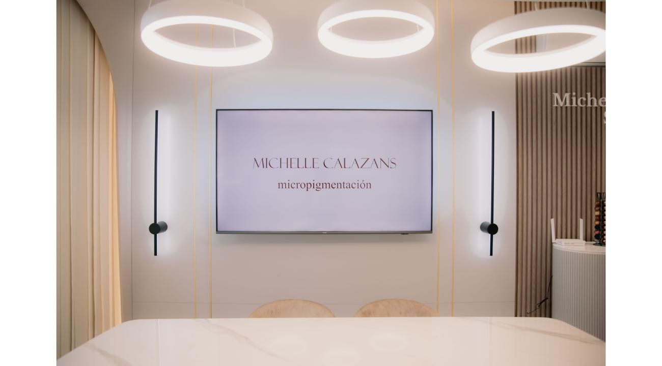 Michelle Calazans: belleza, precisión y empatía en cada transformación.