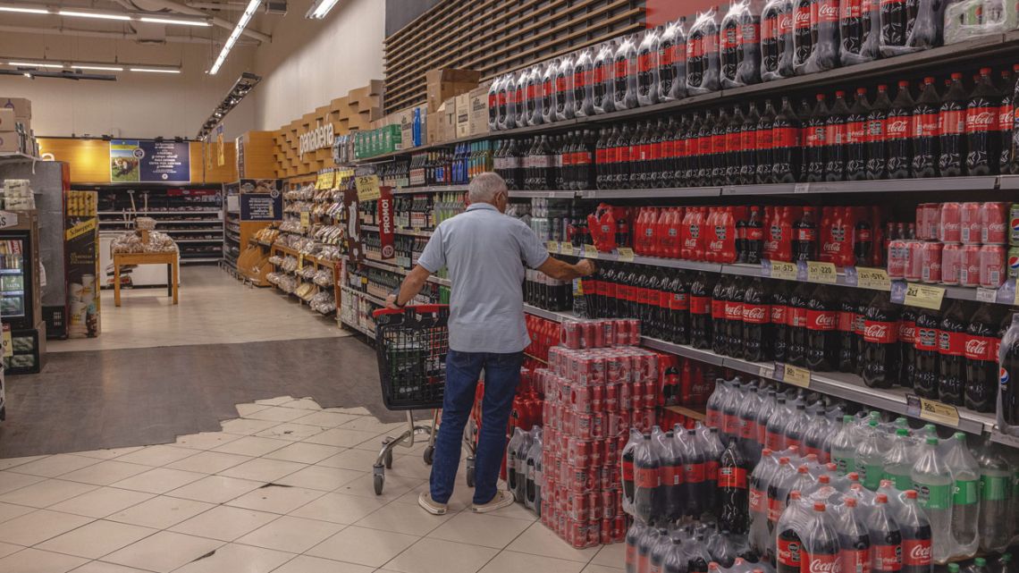 Shoppers at a supermarket in Buenos Aires.