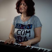 Carolina Roisinblit: “Los cuentos pueden ayudarnos a entender y a soñar.”