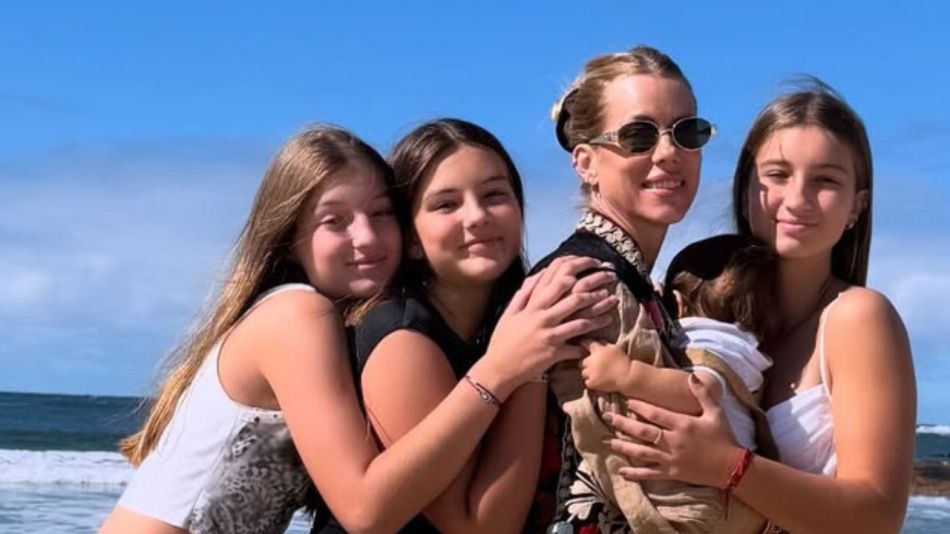 Nicole Neumann y sus hijos