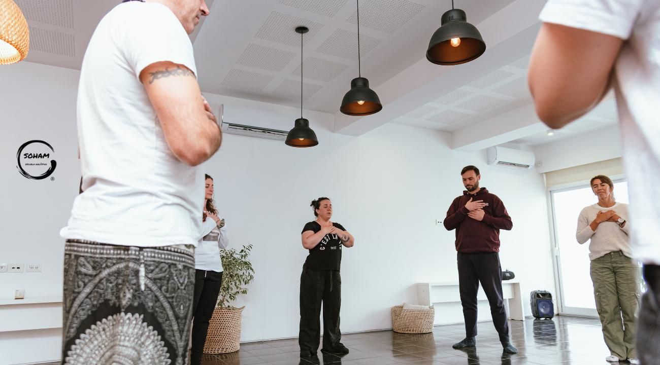 VOLVER AL CENTRO: el camino del alma a través de los Chakras