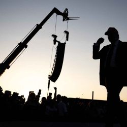 El presidente de Estados Unidos, Donald Trump, baila al salir del escenario tras un discurso en el recinto ferial estatal de Iowa. Foto de ANDREW CABALLERO-REYNOLDS / AFP | Foto:AFP