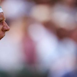 El español Alejandro Davidovich Fokina celebra ganar el cuarto set contra el estadounidense Taylor Fritz. Campeonato de Wimbledon 2025. Foto de HENRY NICHOLLS / AFP | Foto:AFP