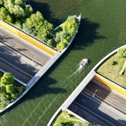 Esta fotografía aérea muestra el acueducto de Veluwemeer cerca de Harderwijk. Foto de Nicolas TUCAT / AFP | Foto:AFP