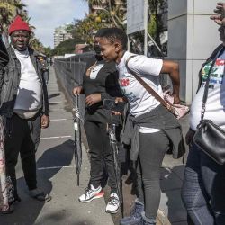 "Marcha y Marcha", un grupo contra la inmigración indocumentada, revisan los documentos de identidad de una mujer embarazada. Foto de RAJESH JANTILAL / AFP | Foto:AFP