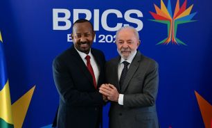 20250705 Lula da Silva recibe funcionarios en la previa a la cumbre de los BRICS en Río de Janeiro, Brasil