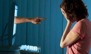 060725_grooming_acoso_crueldad_shutterstock_g