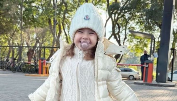 El look invernal de Sarah Burlando: así prepara su valija para la nieve