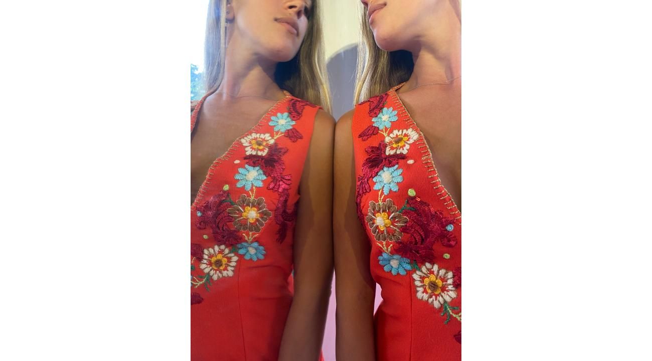 Caly, la diseñadora que convirtió un ACV en arte: "Cada diseño es magia, amor y alegría".