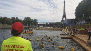 Tras 100 años Francia habilita el río Sena para nadar.