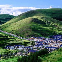 Paisaje de una pradera, en la aldea Huanghuawopu, en Hohhot, en la región autónoma de Mongolia Interior, en el norte de China. (Xinhua/Ma Jinrui) | Foto:Xinhua