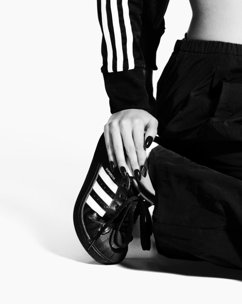 Jennie para Adidas Superstar
