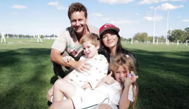 China Suárez Benjamín Vicuña y sus hijos