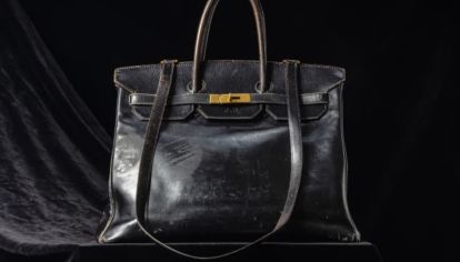 La íconica pieza con la firma de Hermès diseñada para Jane Birkin fue subastada en París y rompió un récord inesperado.