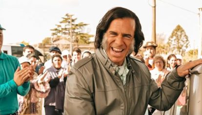 La biopic del expresidente, protagonizada por Leonardo Sbaraglia, cuenta con figuras reconocidas y personajes creados para construir el relato audiovisual.
