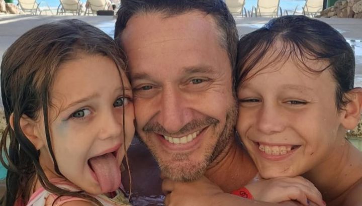 Benjamín Vicuña pudo reencontrarse con sus hijos en medio del escándalo con la China Suárez