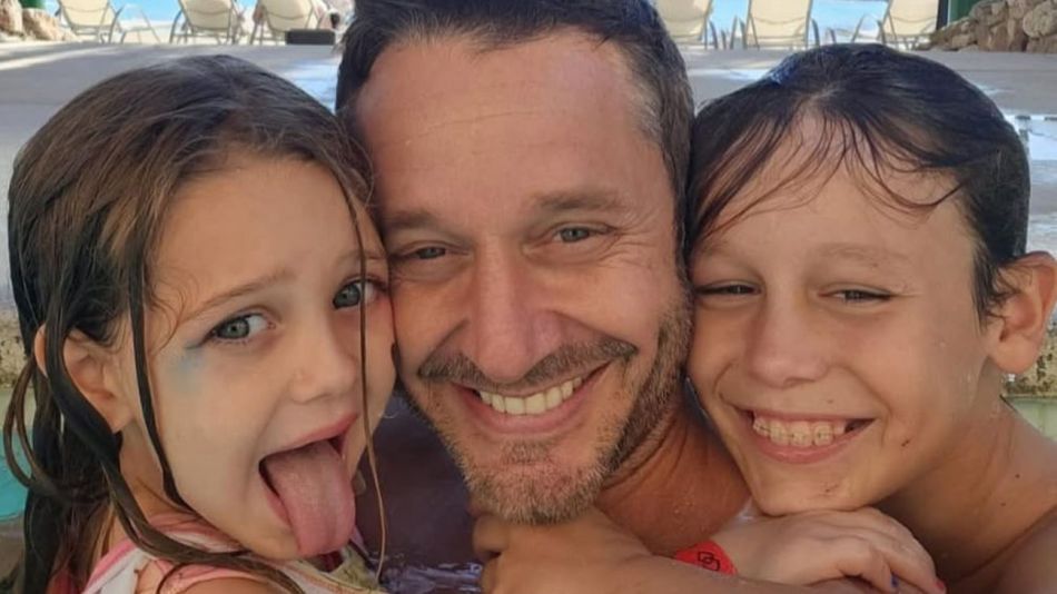 Benjamín Vicuña y sus hijos pequeños