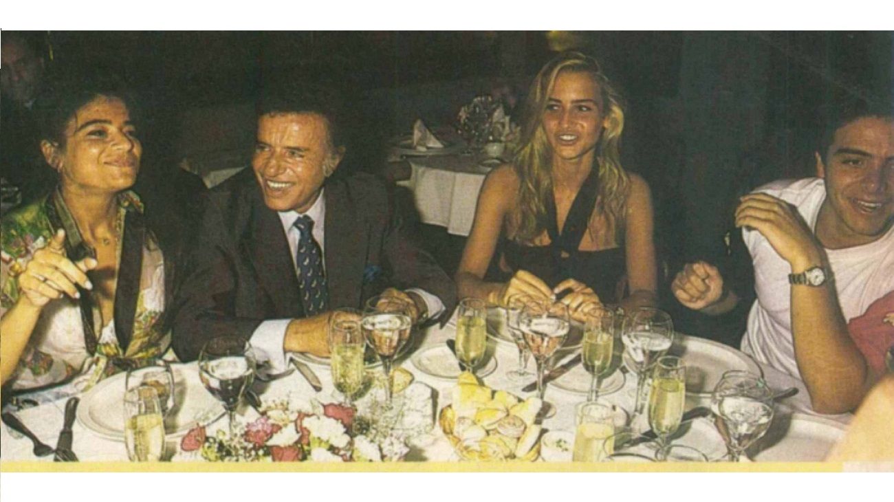 1992. (De izq. a der.) Zulemita, Carlos Menem, María Vázquez, y Carlitos Menem Junior.