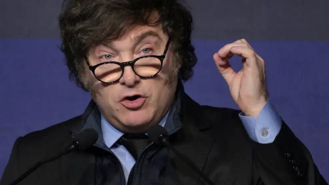 La Justicia suspendió el decreto de Javier Milei que disuelve Vialidad ...