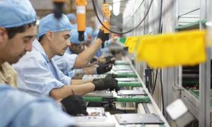 Se perdieron casi 200.000 empleos formales y cayó el salario real 32%.